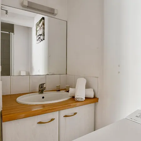 Pet Friendly In Apartman La Rochelle